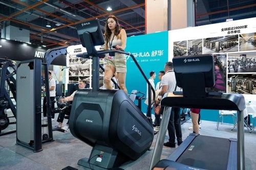 冠(guan)軍品質(zhi) 舒華攜(xie)高端商用精品亮(liang)相廣州(zhou)國(guo)際(ji)健身(shen)展(zhan)